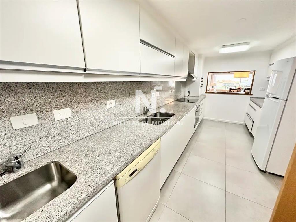 Alquila apartamento de 2 dormitorios con vista al
