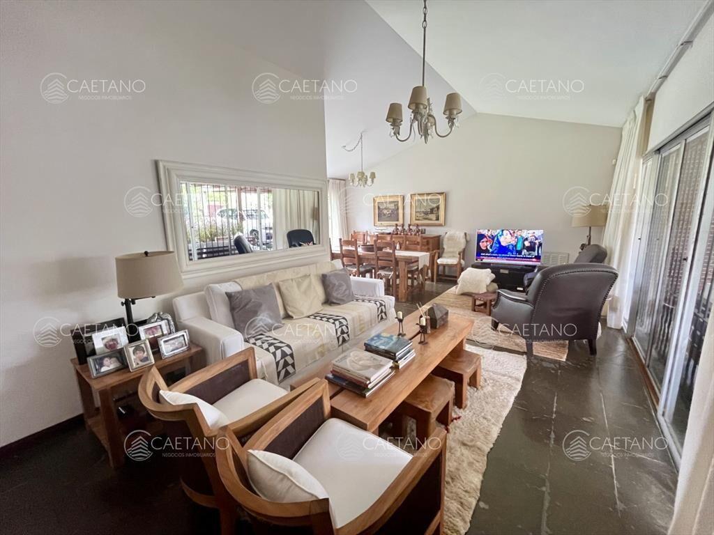 Venta casa 3 dormitorios. Pinares, playa mansa