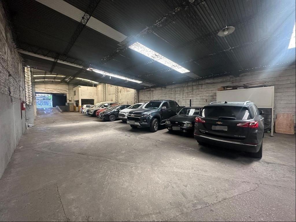 Venta local comercial o terreno galpón Buceo sobre Rivera