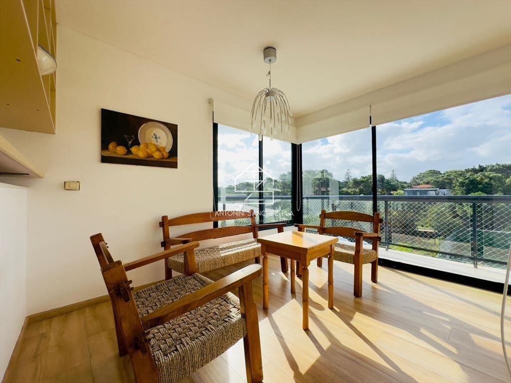 Apartamento en venta frente a playa brava.