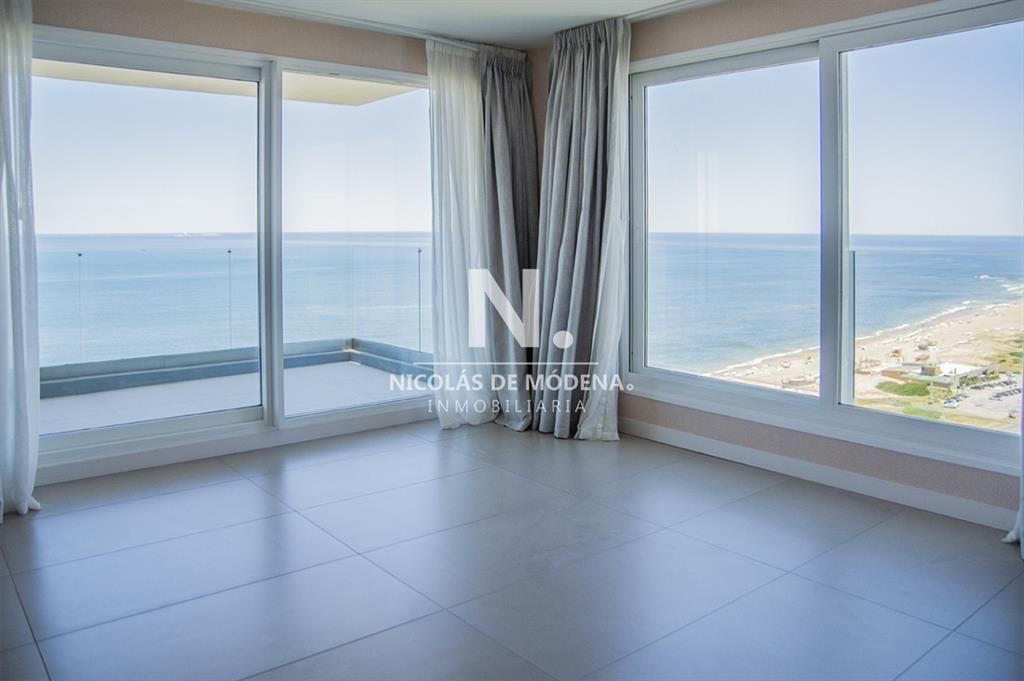 Departamento de 4 dormitorios en venta, frente al