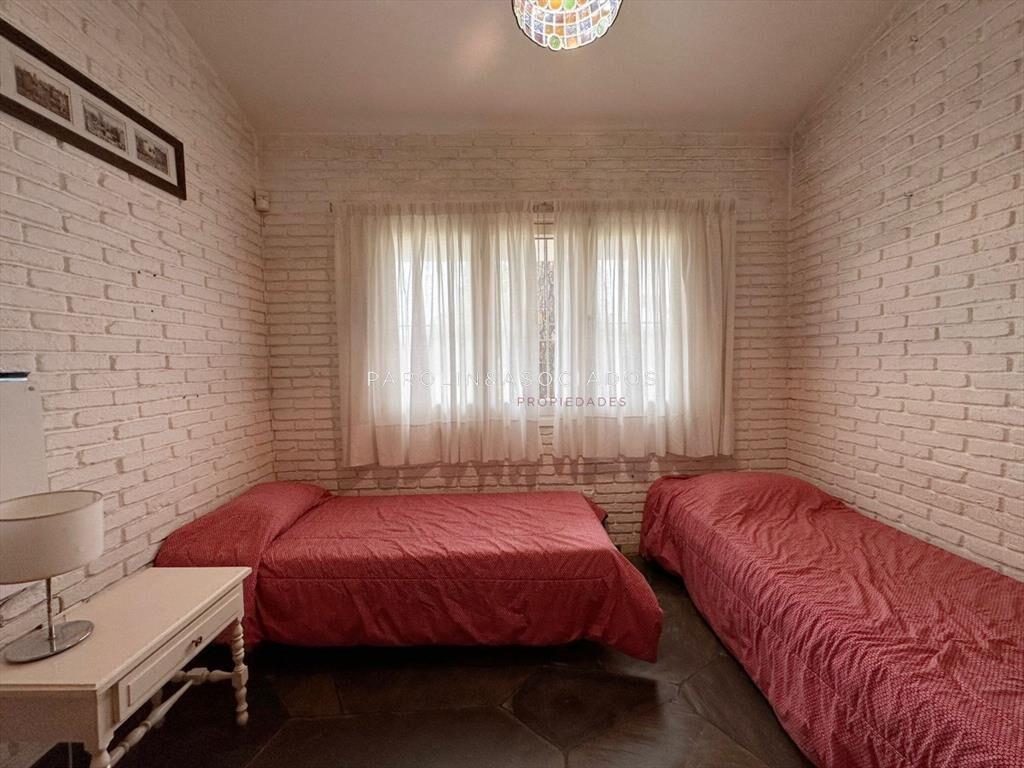 Casa de 3 dormitorios + dependencia de servicio