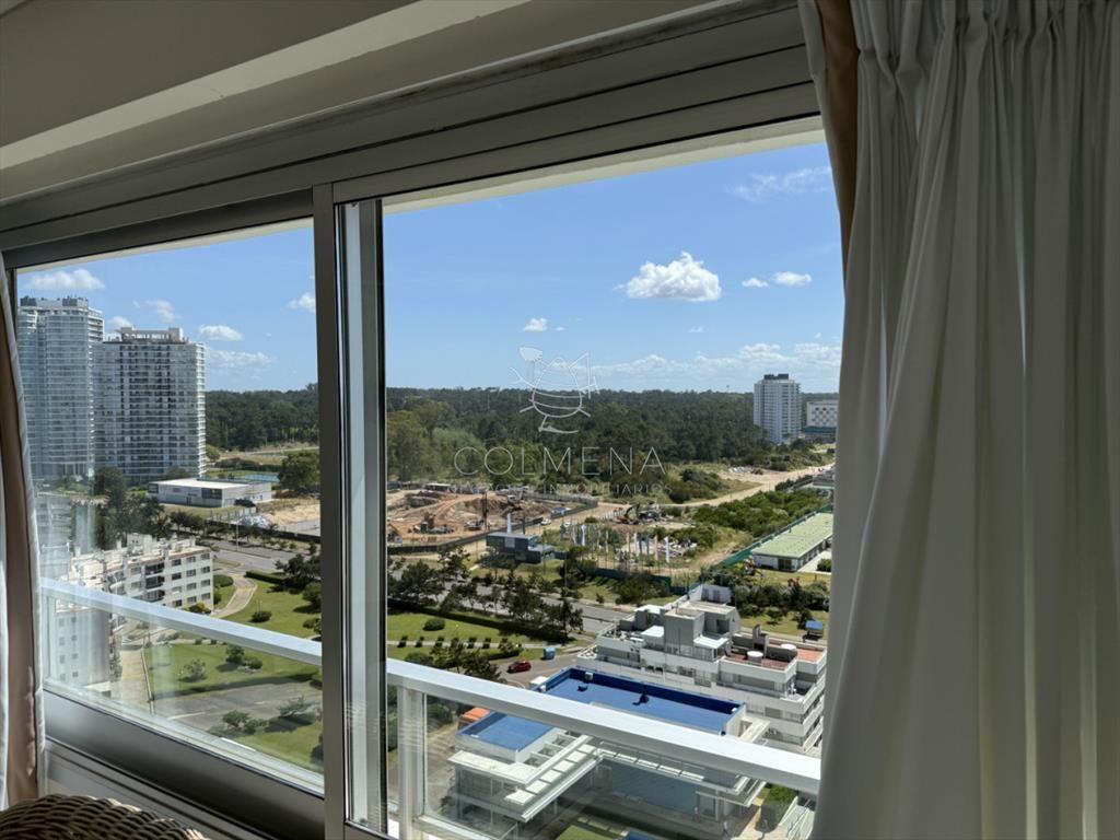 ESPECTACULAR PLANTA, PRIMERA LINEA, SERVICIOS Y