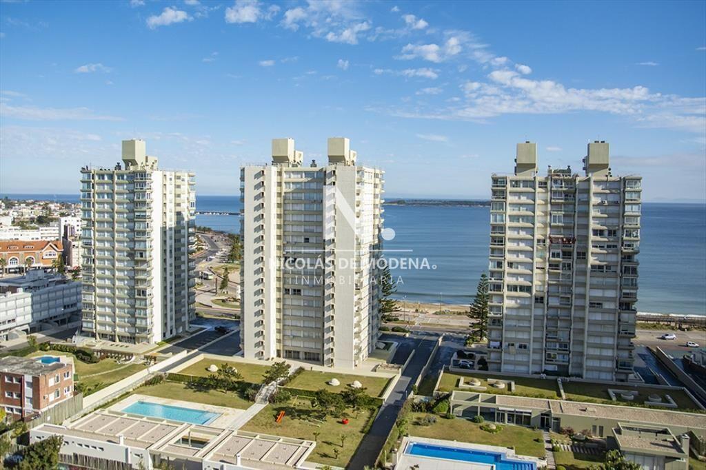 Departamento de 2 dormitorios en venta en torre ,