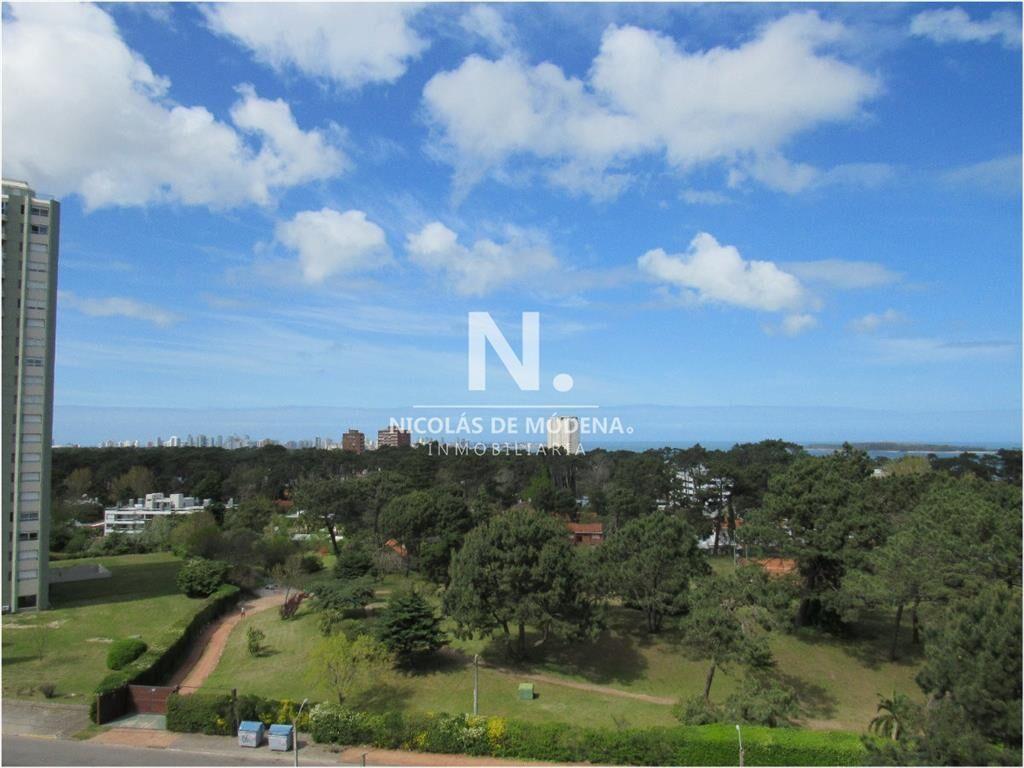 Apartamento de dos dormitorios en Punta del Este