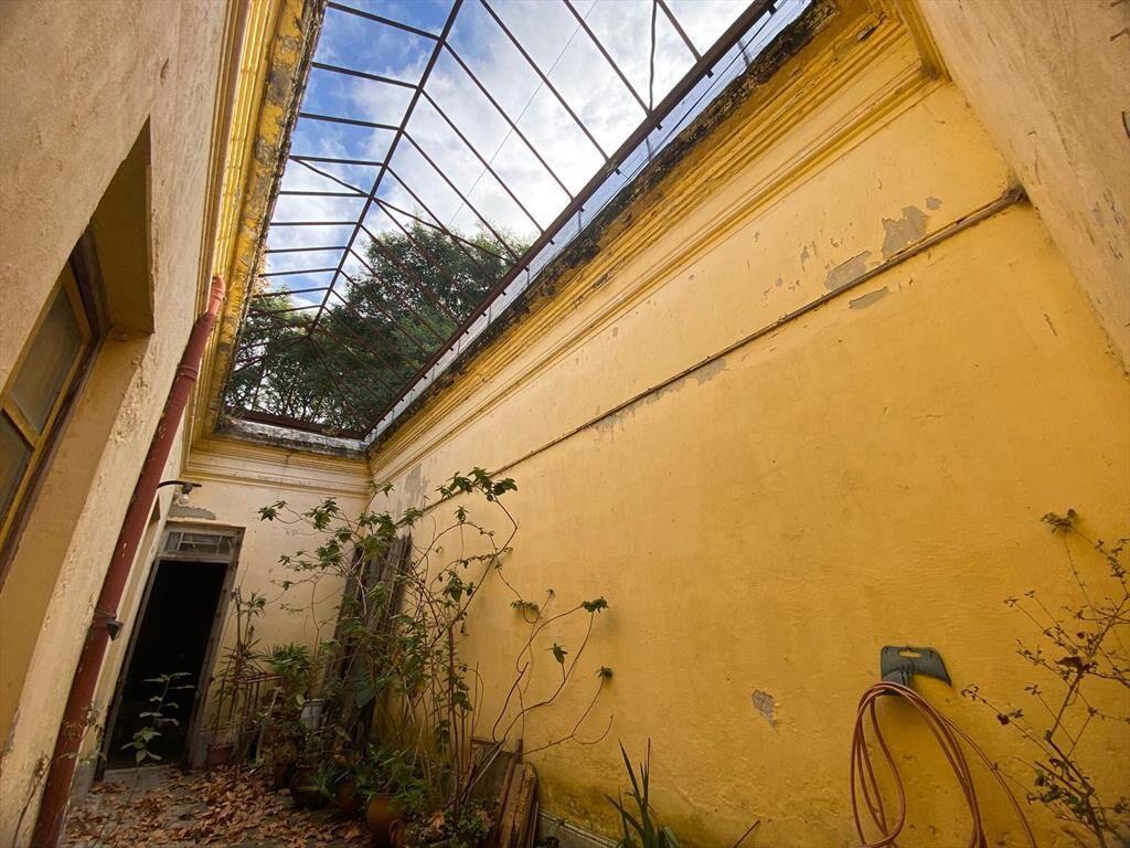 Casa a la venta en Tres Cruces atractiva para Reciclar