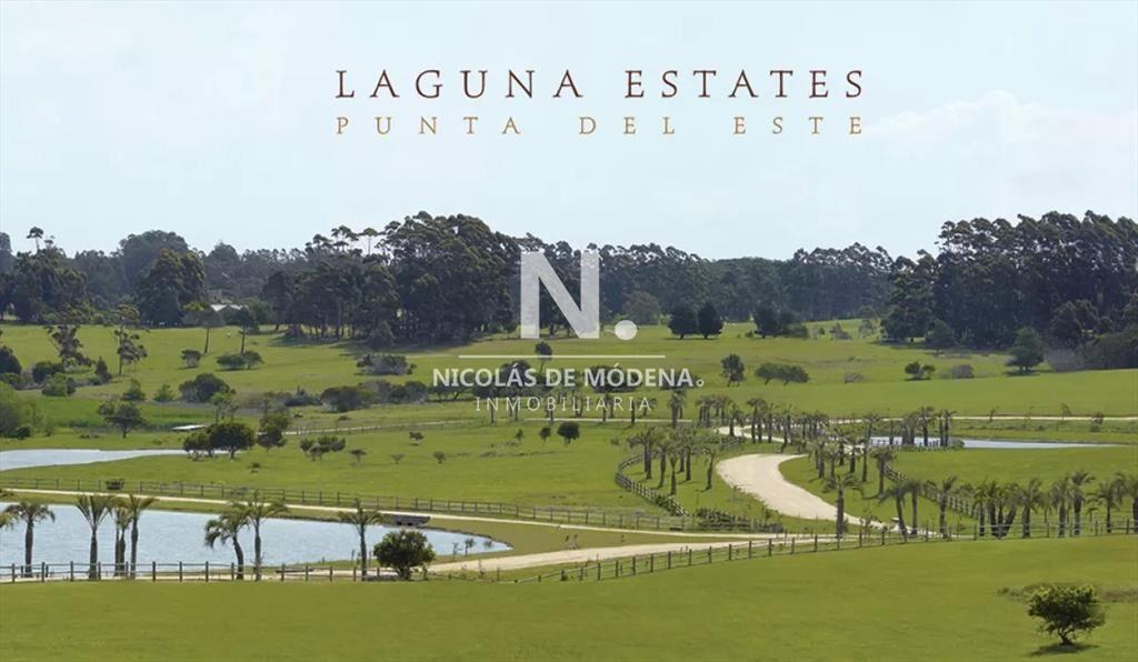 Terreno de 6,978 m2 en Laguna Estates