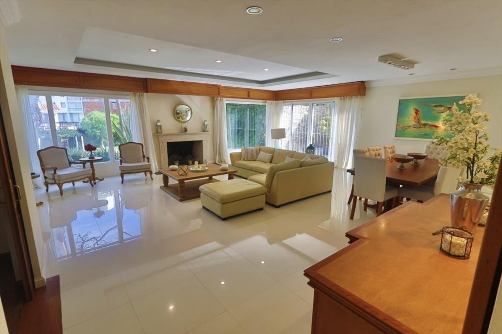 CASA EN VENTA 5 DORMITORIOS A METROS DE LA PLAYA
