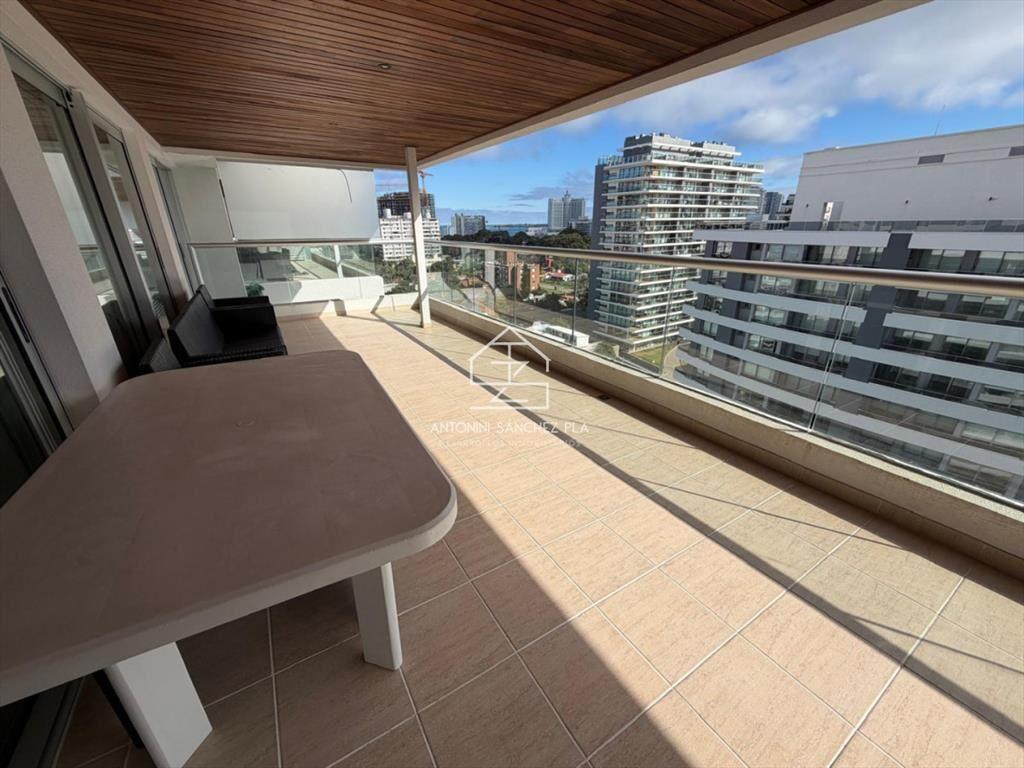 Apartamento en Brava, 2 dormitorios *