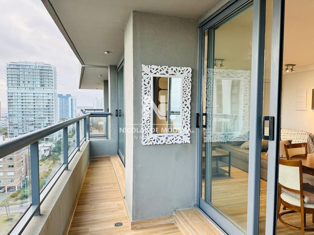 En venta apartamento de 2 dormitorios con hermosa vista pa