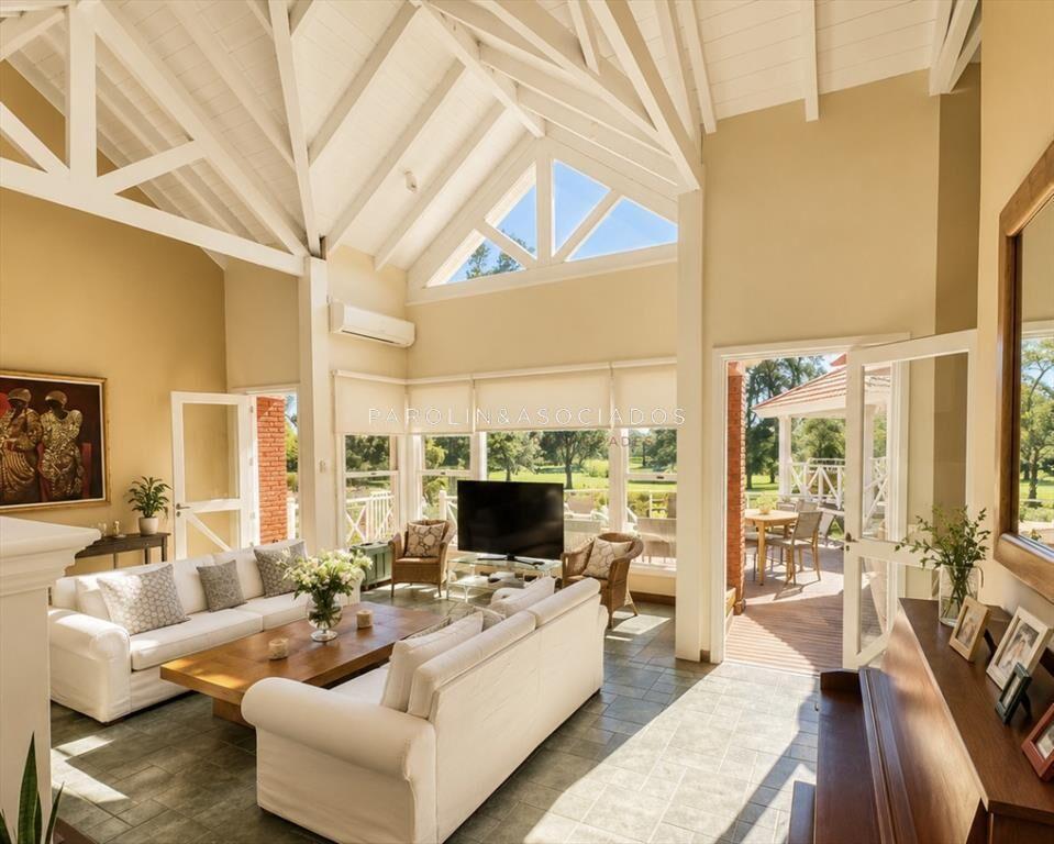 ESPECTACULAR CASA EN EL GOLF DE 5 DORMITORIOS EN