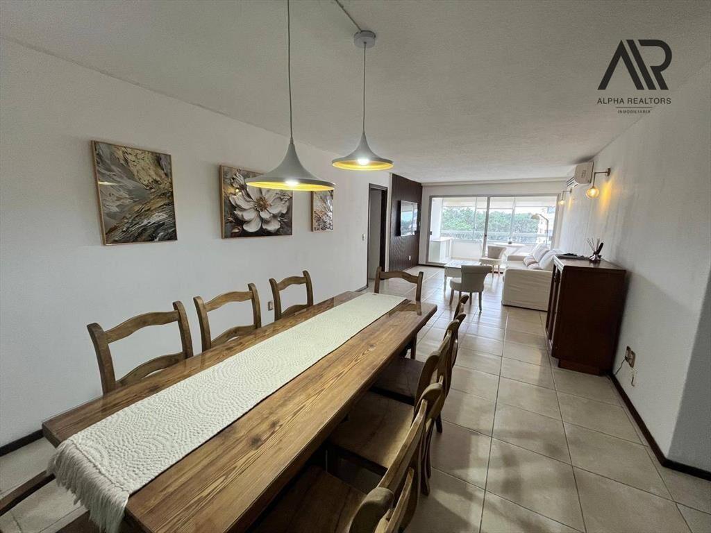 Apartamento en venta c/ cochera en Roosevelt