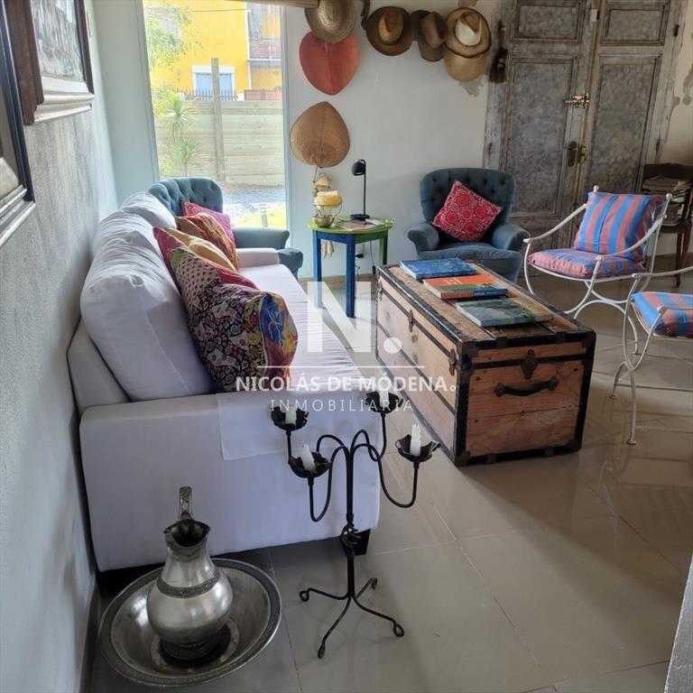 Alquila casa de 4 dormitorios en Manantiales, con parriller