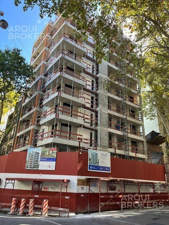 Apartamento penthouse de cuatro dormitorios en venta en Cen