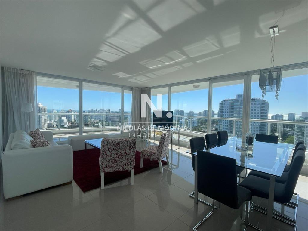 Amplio departamento en venta en punta del este