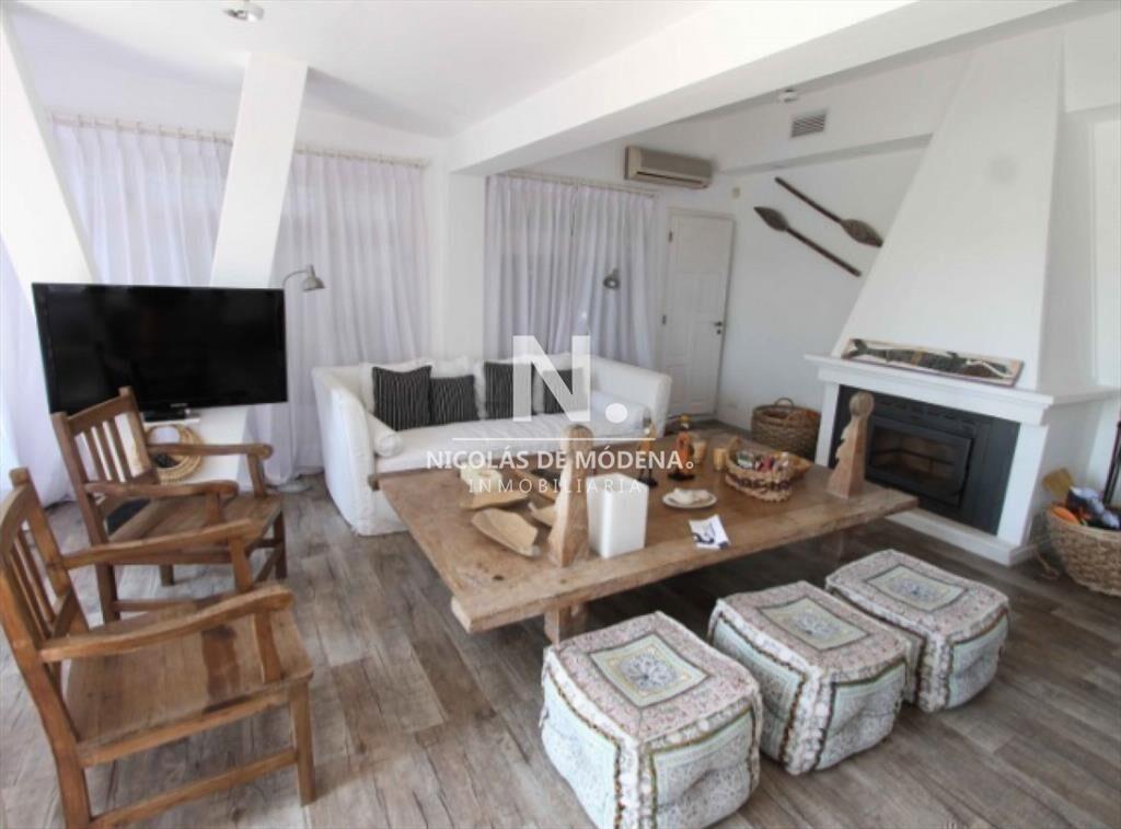 En venta casa en La Barra, de 3 dormitorios.