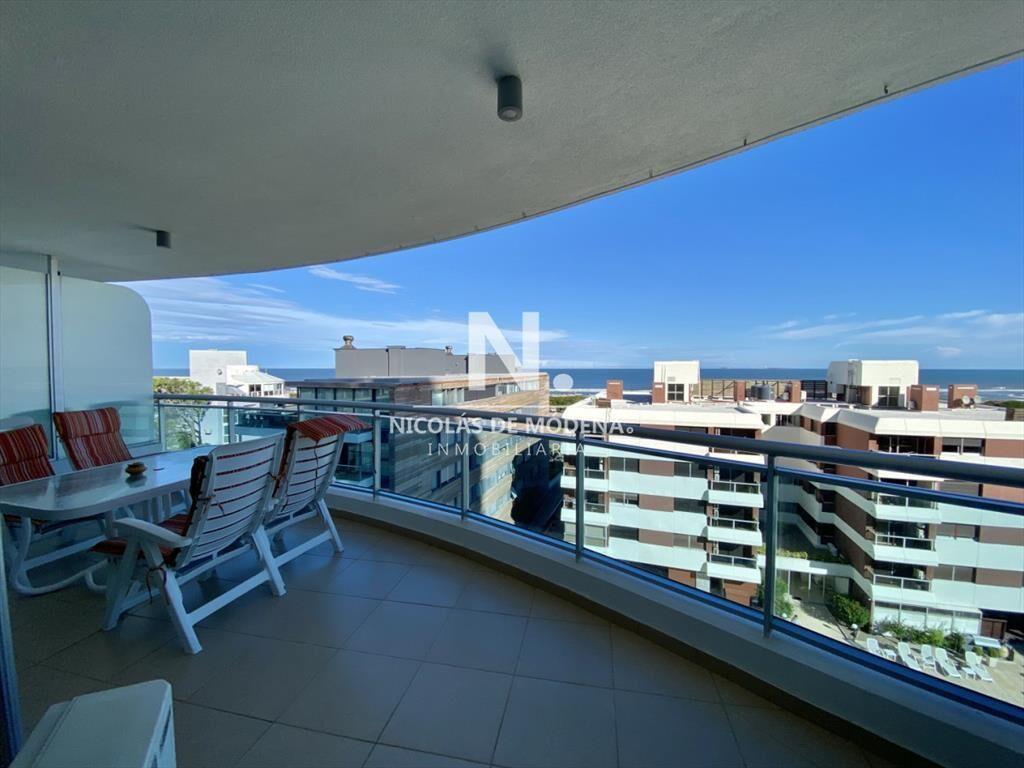 Apartamento de 3 dormitorios en Aidy Grill - del