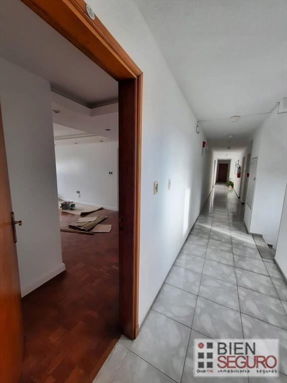 Muy lindo apartamento de 2 dormitorios, con garaje, en vent