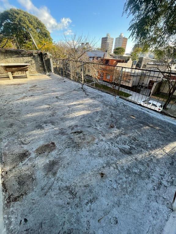 Casa y apto con garage y cochera para actulizar, con o sin