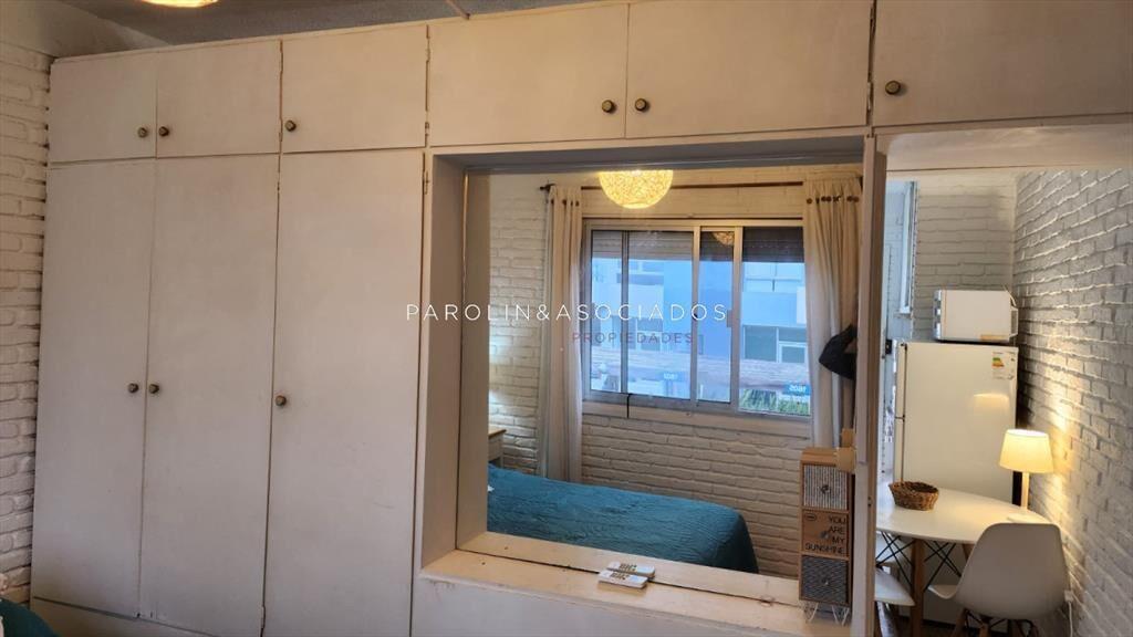 Se vende apartamento de 1 dormitorio en La