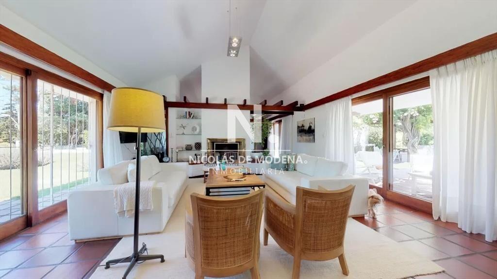 Casa en venta en Punta del este de 4 dormitorios.
