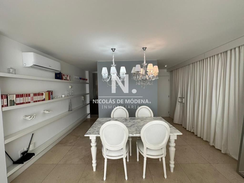 Se vende apartamento en Edificio Yoo, piso alto
