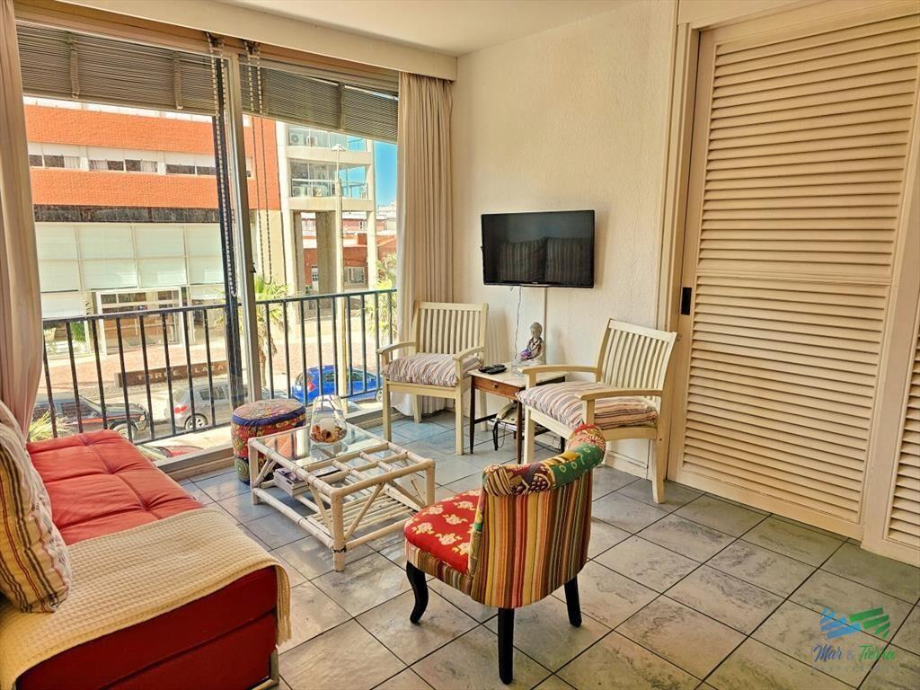 Vendo apartamento dos dormitorio en la peninsula,