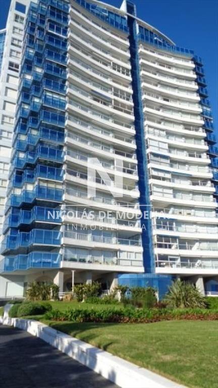 En venta departamento de 3 dormitorios en suite,