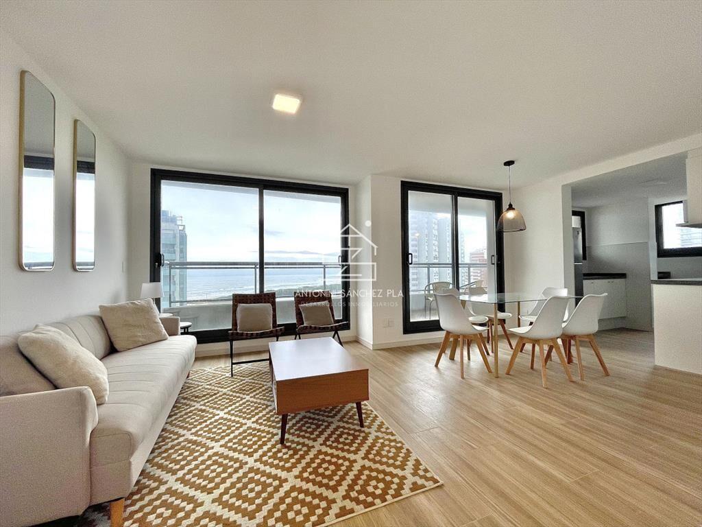 Moderno Apartamento de 2 Dormitorios en Playa del
