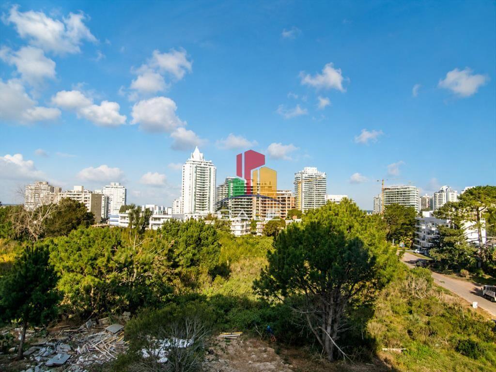 En venta apartamento de 3 dormitorios, en Brava Punta del E