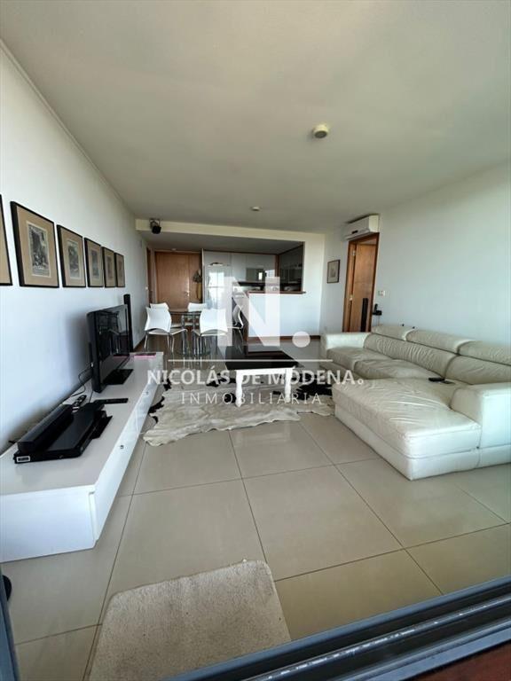 Venta apto 2 dor, 3 baños. Edificio con