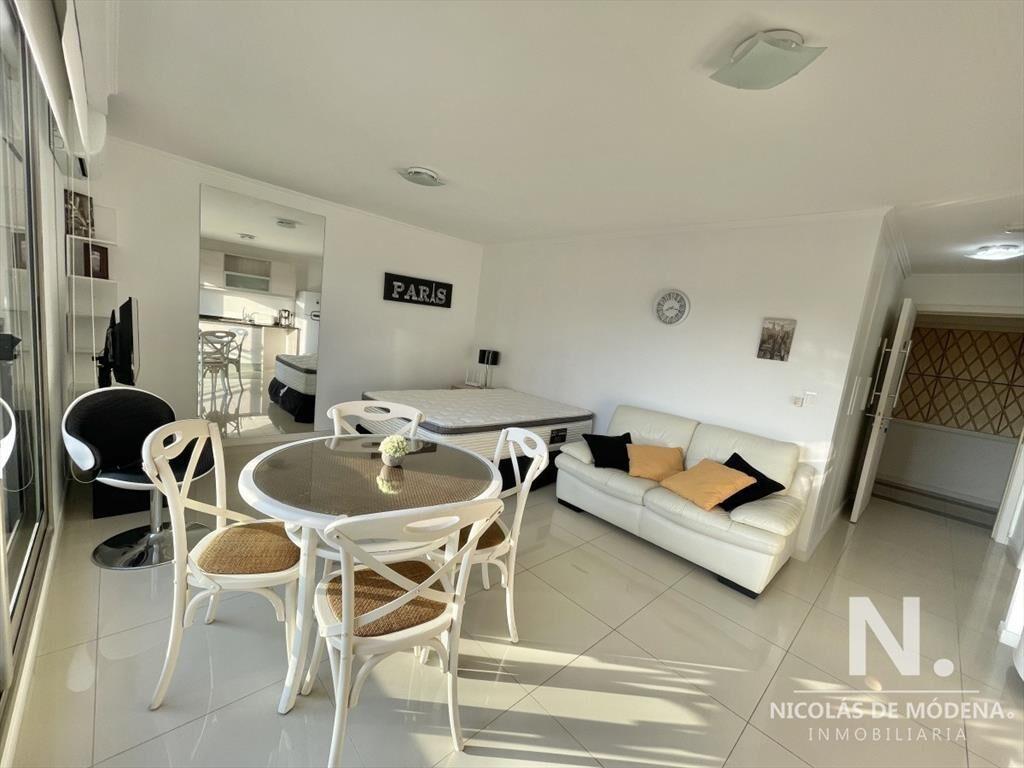 VENTA DE APARTAMENTO MONOAMBIENTE EN EDIFICIO PLACE LAFAYET