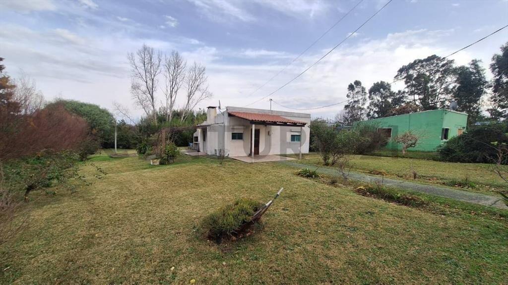 Casa con 913 m en Estación Las Flores Maldonado excelente...