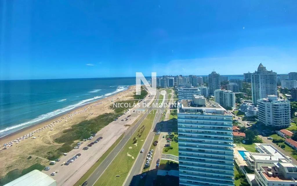 Vende apartamento en Torre Le Parc, Punta del 3