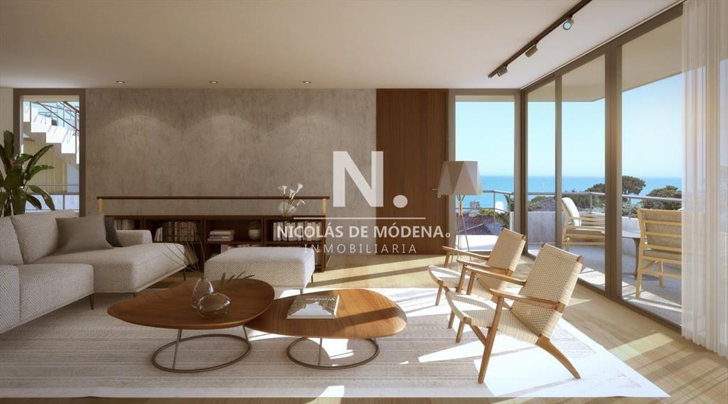Se vende casa de 4 dormitorios en Punta del Este.