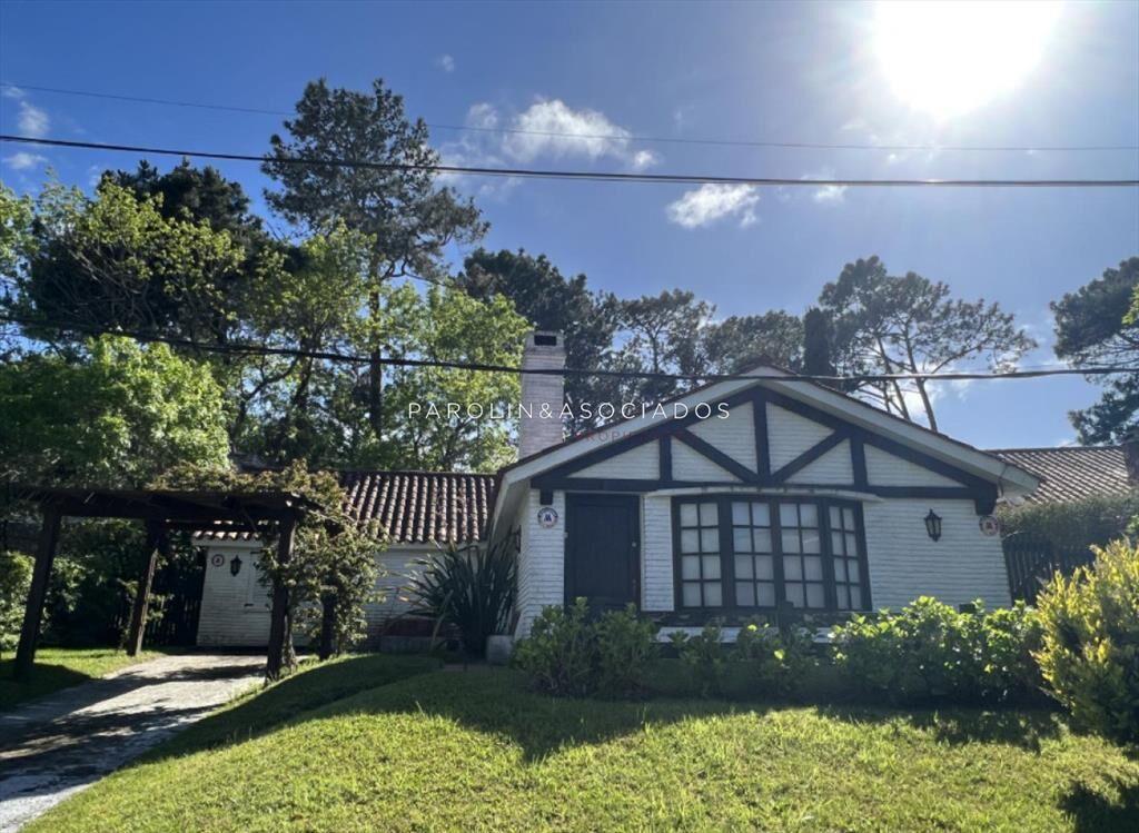 Casa en venta de 4 Dormitorios ubicada en Punta