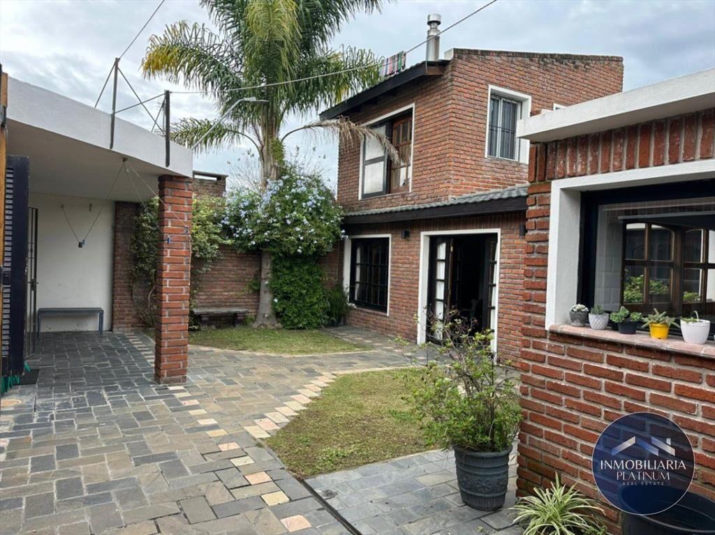 Venta Casa 3 Dormitorios + Galpon en Canelones con cochera
