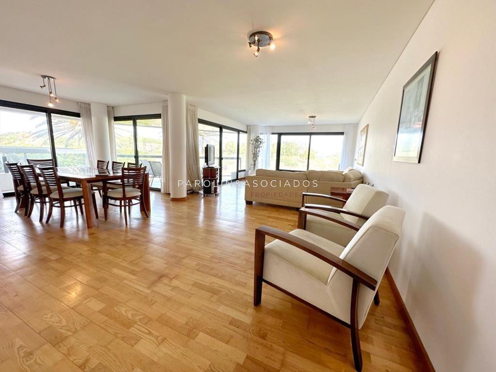 Apartamento en venta en primera linea de brava de
