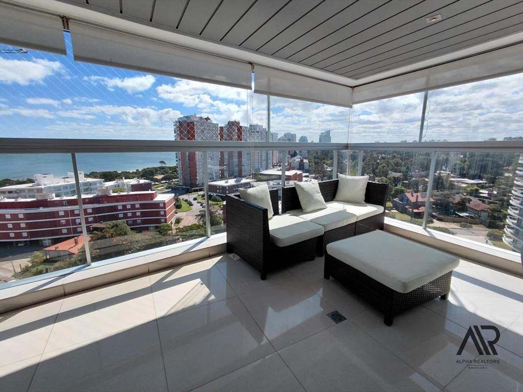 Apartamento en venta c/ cochera en Playa Mansa