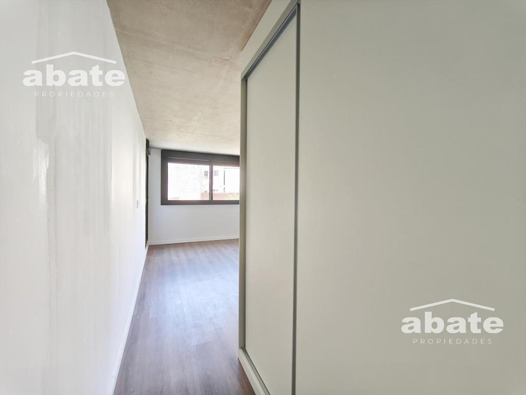 Venta de Apartamento de dos Dormitorios y dos Baños en Poci