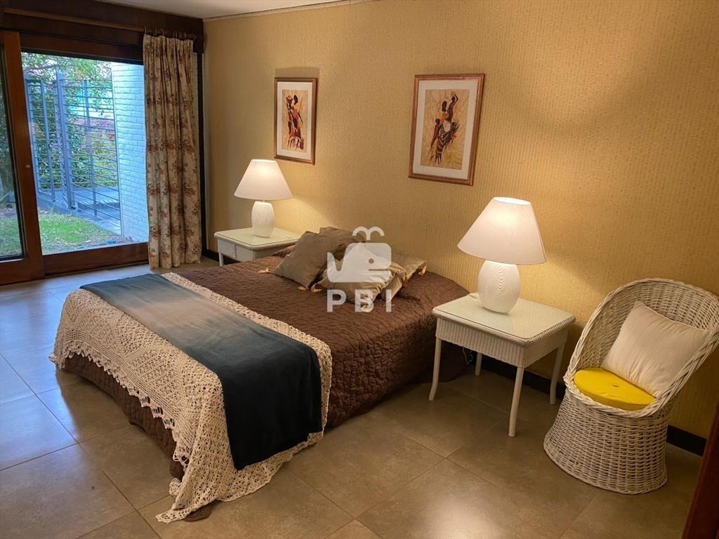 Venta casa 5 dormitorios, Playa Mansa - Ref :