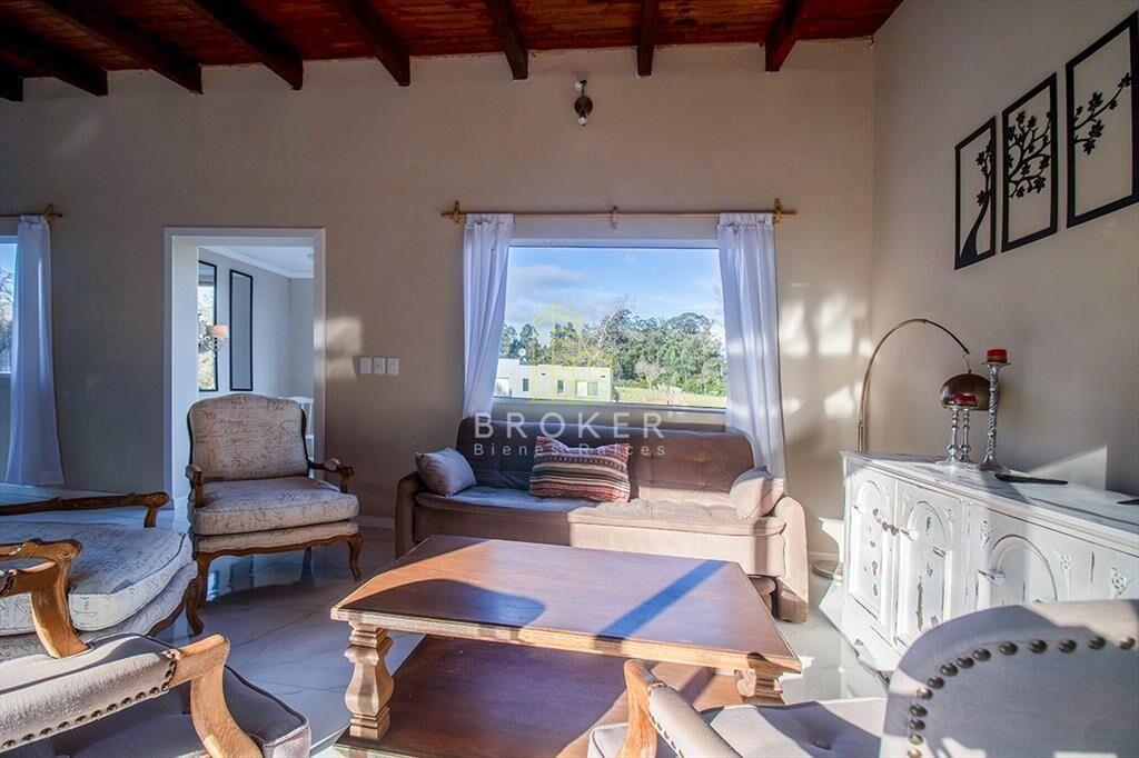 Oportunidad en venta de casa en barrio privado, 3