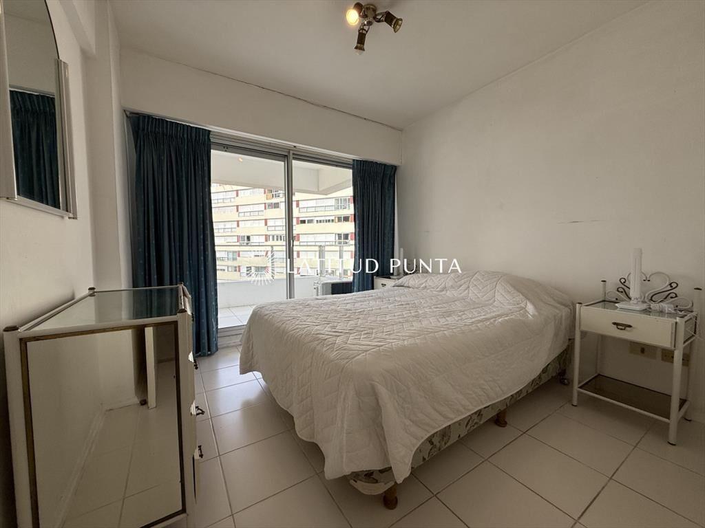Apartamento de 1 dormitorio y medio en Brava