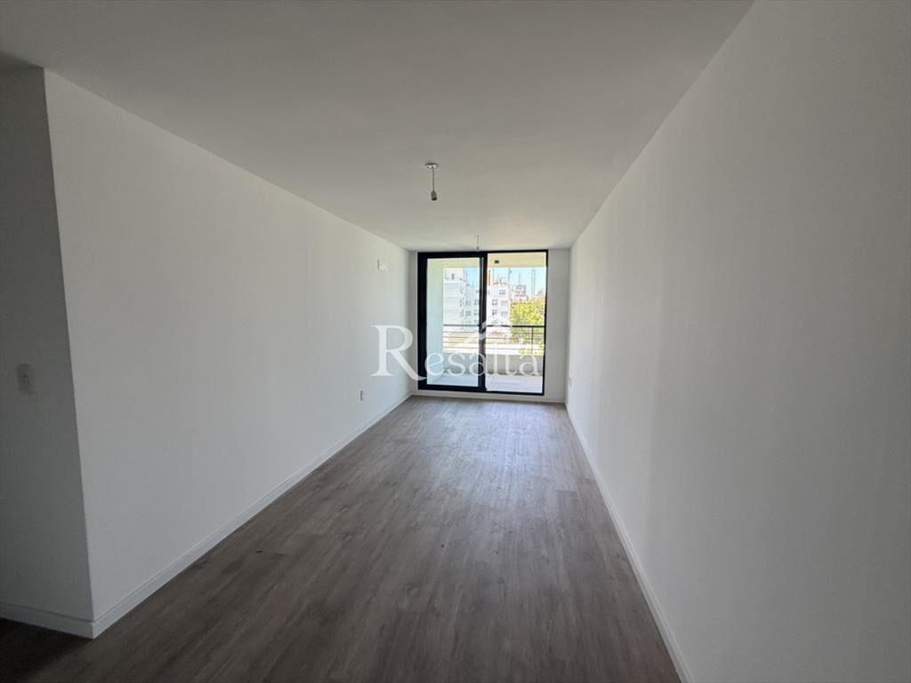 VENTA CENTRO CON COCHERA 1 DORMITORIO y MEDIO