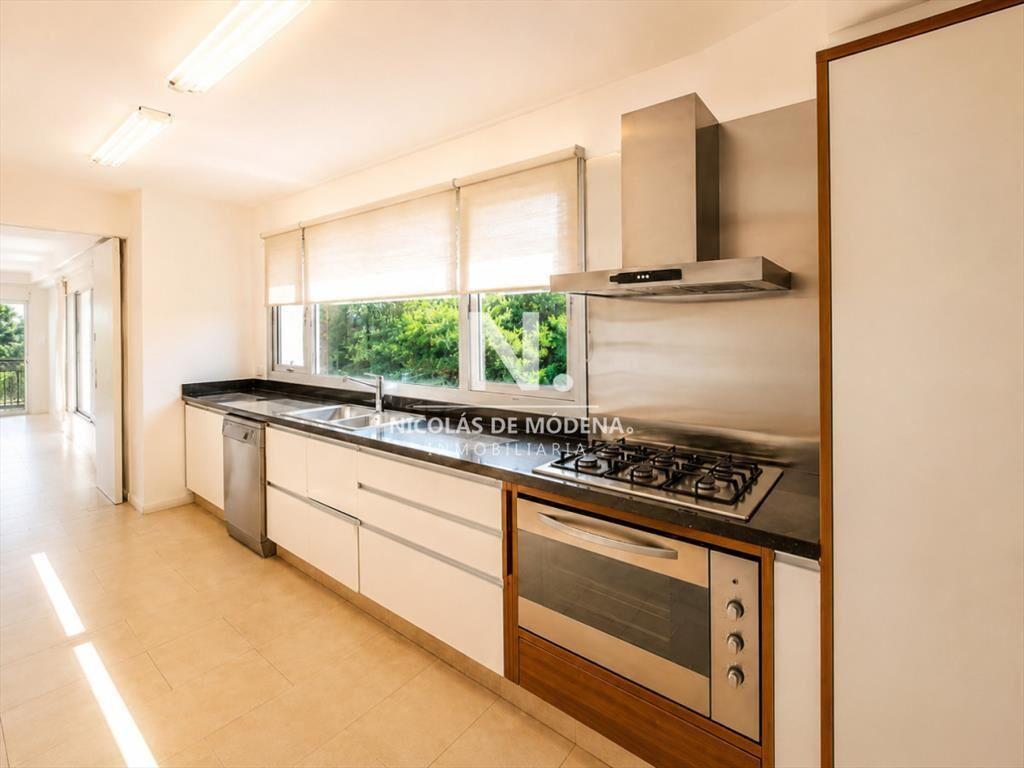 En venta apartamento con parrillero propio de 3 y