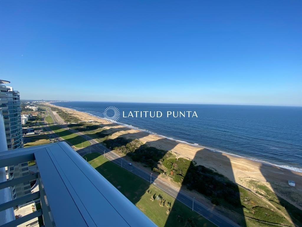 Piso alto en Le Parc, 2 suites más dependencia,