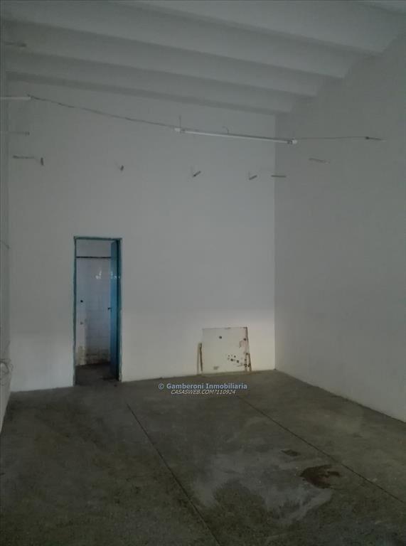 Local comercial en alquiler a metros de Av, Garzón