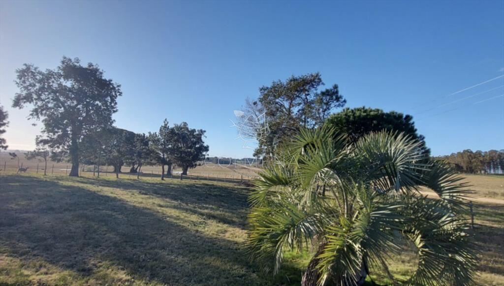 Campo en Las Garzas frente ruta y cerca del mar.