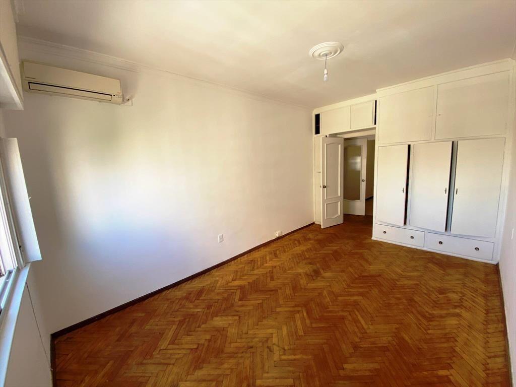 Venta de Apartamento con 4 dormitorios en Cordón. CON RENTA!
