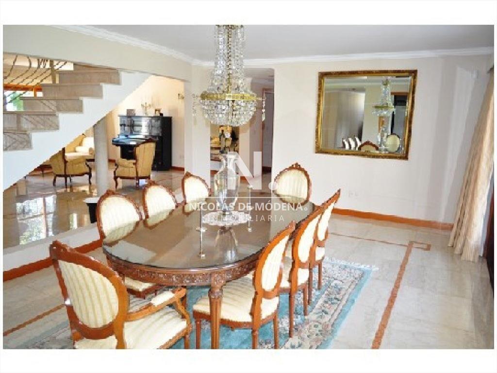 Casa en Mansa a metros del mar de 5 dormitorios en venta.